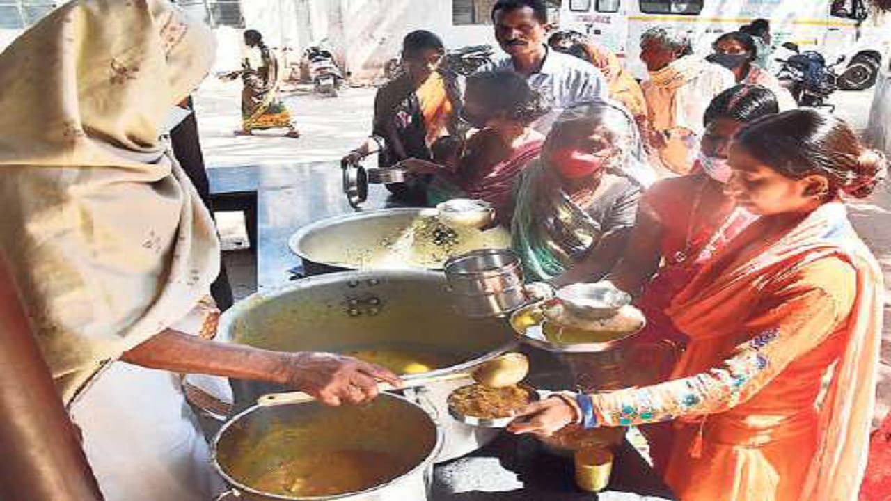 Bihar News: पीएमसीएच में मरीजों को मिल रही पतली दाल व मोटे चावल, थाली से रोटी गायब