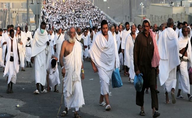 Haj Yatra 2020: हज यात्रा को लेकर सऊदी सरकार का बड़ा फैसला, दूसरे देशों के लोग नहीं ले पाएंगे हिस्सा, 1932 के बाद से यह पहली…