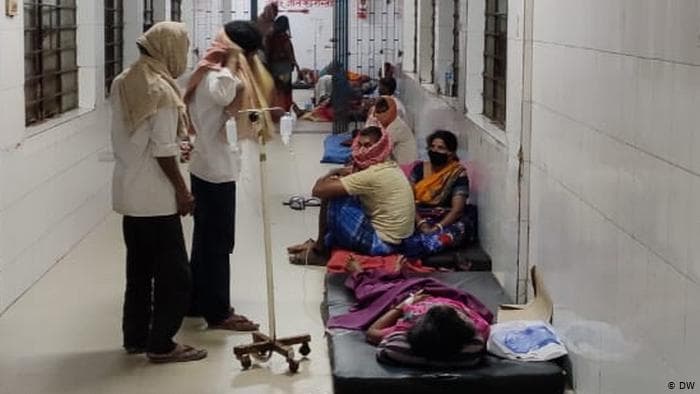 Coronavirus in Bihar : पीड़ितों के लिए बढ़ रहे बेड, पर मरीज भी बढ़े, जिला प्रशासन ने भी अब दे रहा होम आइसोलेशन पर जोर