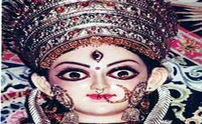Navratri 2020: नवरात्रि में घर पर लगाए मां दुर्गा की ऐसी तस्वीर, जानिए क्या है इसके पीछे की वजह…