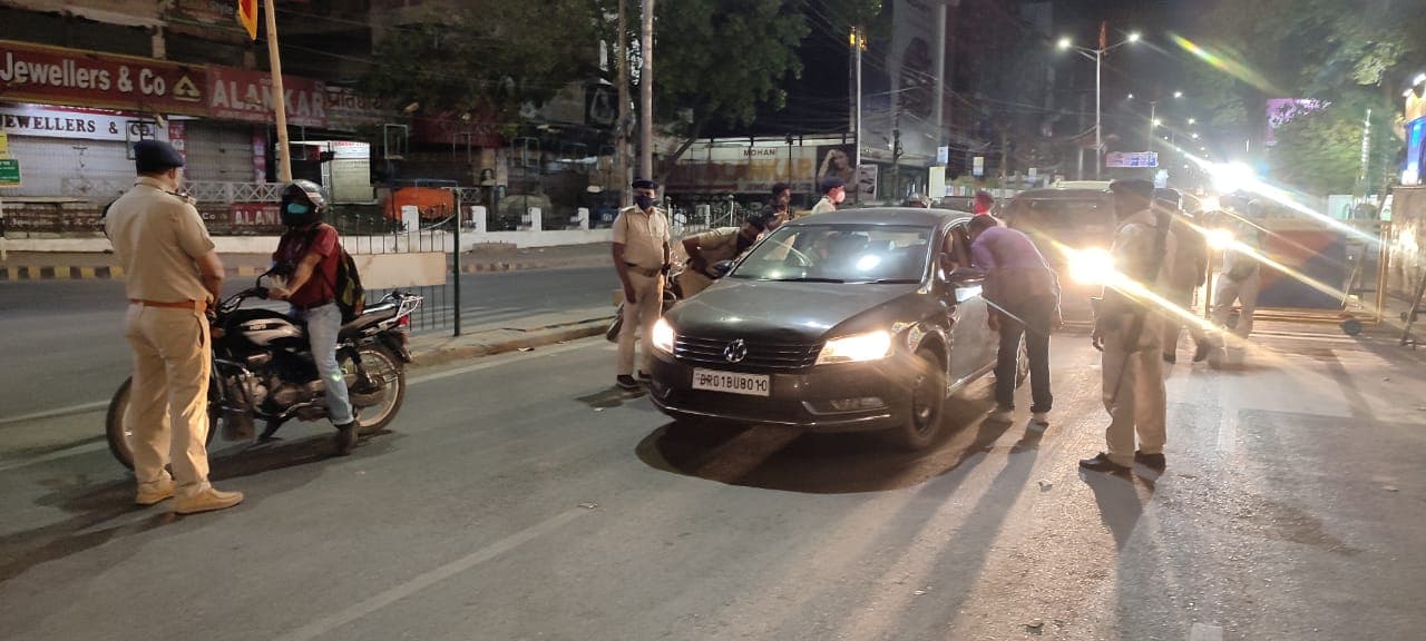 बिहार में नाइट कर्फ्यू: रात 9 बजे के बाद घर से बिना कारण निकले तो बहुत पछताएंगे, जानिए पुलिस क्या करेगी आपके साथ