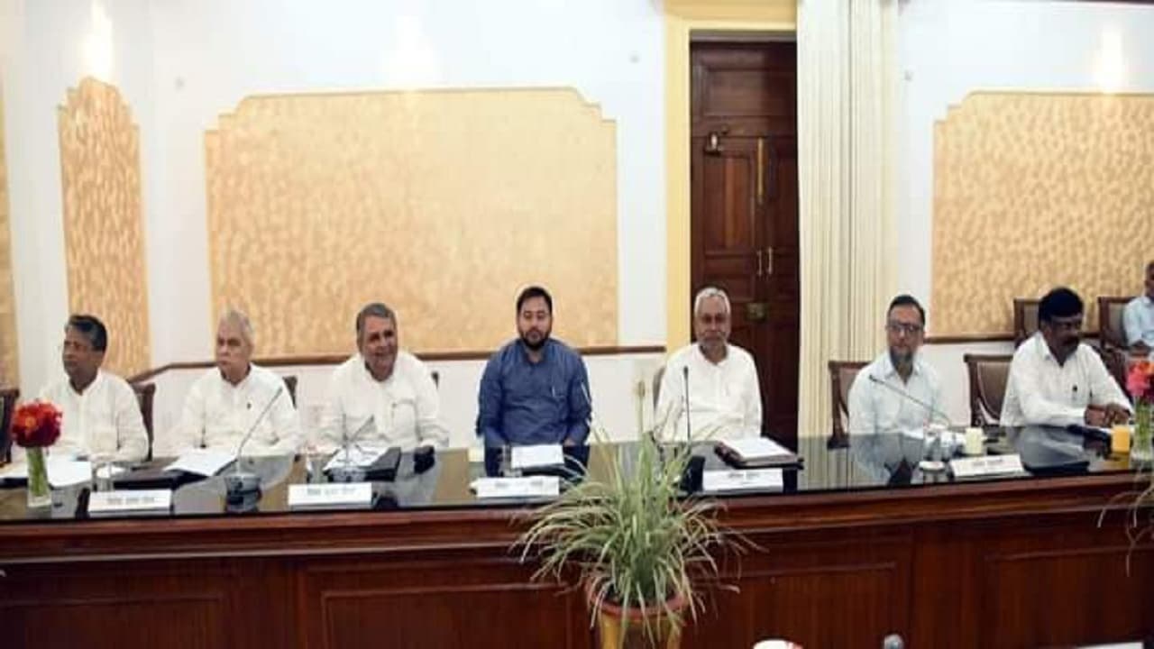 Bihar Cabinet Meeting: नीतीश कुमार ने 12 प्रस्तावों पर लगायी मुहर, विधायकों का फंड बढ़ाया, DMCH को मिला तोहफा