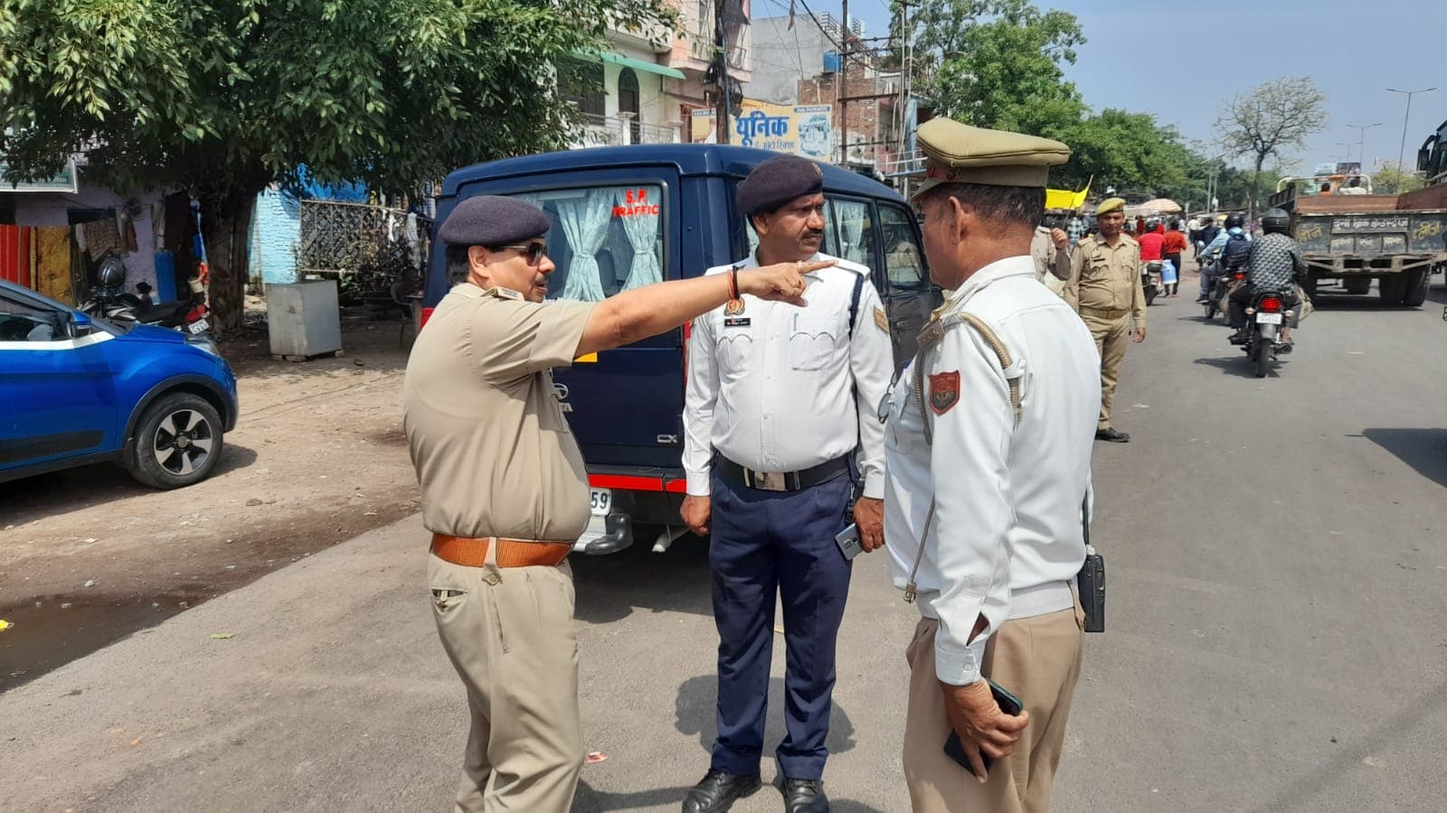 बरेली में ट्रैफिक पुलिस के चालान से बचने को कार ड्राइवर ने किया था खेल, C को बनाया O, जानें फिर क्या हुआ…