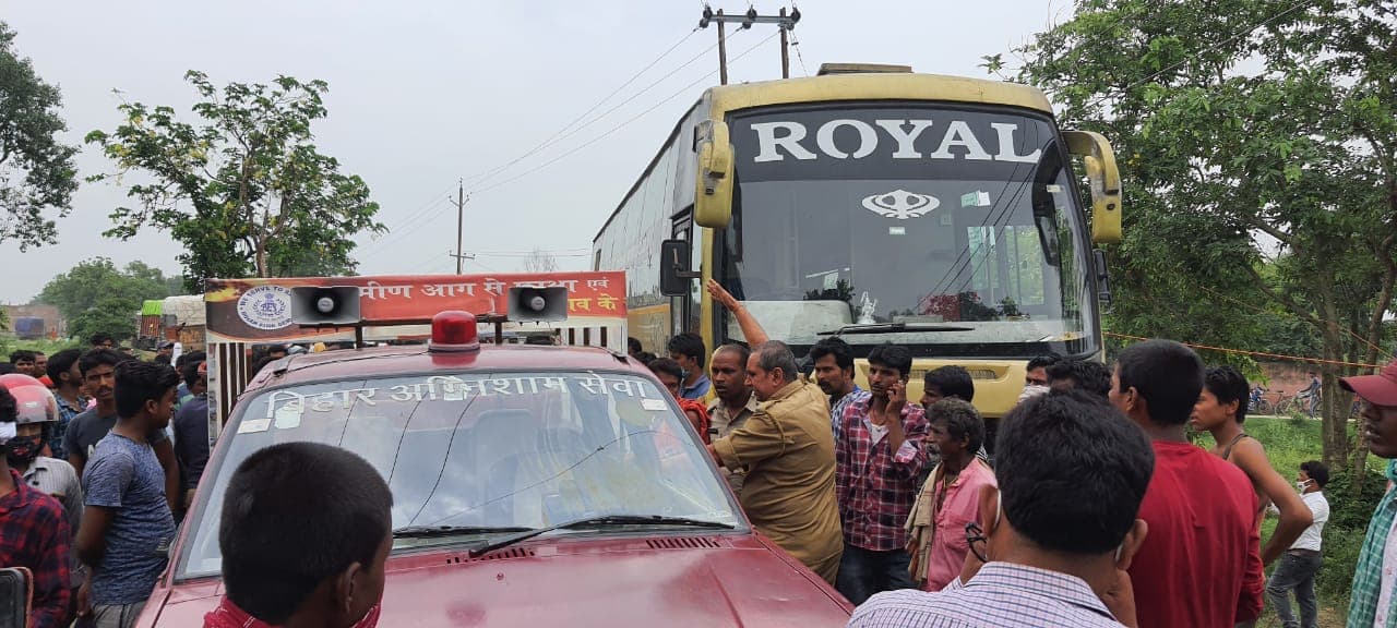 बिजली तार की चपेट में आयी सहरसा से दिल्ली जा रही बस, एक की मौत, कई जख्मी
