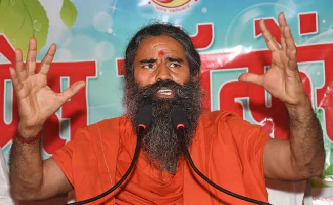 एलोपैथी vs रामदेव : योगगुरु के खिलाफ आरोपों को प्रथम चरण में ही खारिज नहीं किया जा सकता, हाईकोर्ट ने कहा