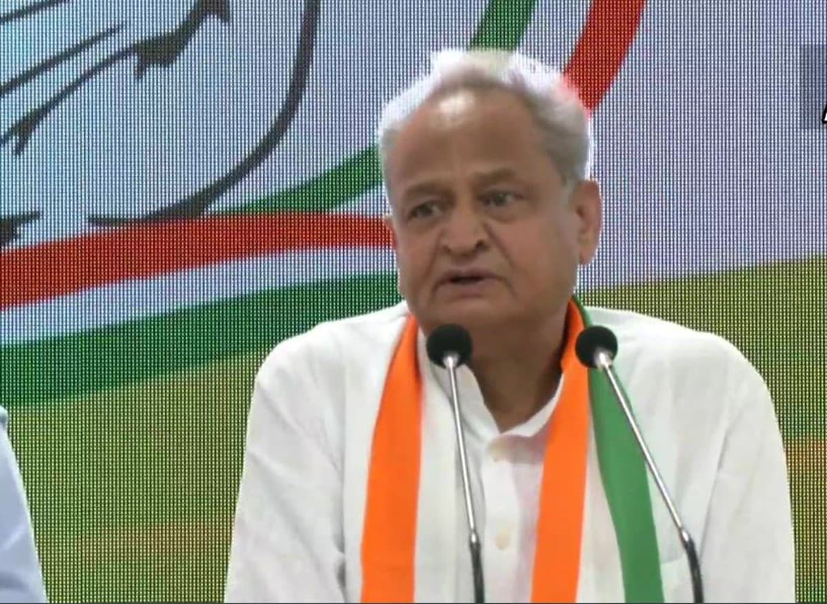 अशोक गहलोत का वार, कहा- ED के दुरुपयोग से नहीं झुकेगी कांग्रेस, विपक्ष मुक्त भारत चाहते हैं मोदी सरकार