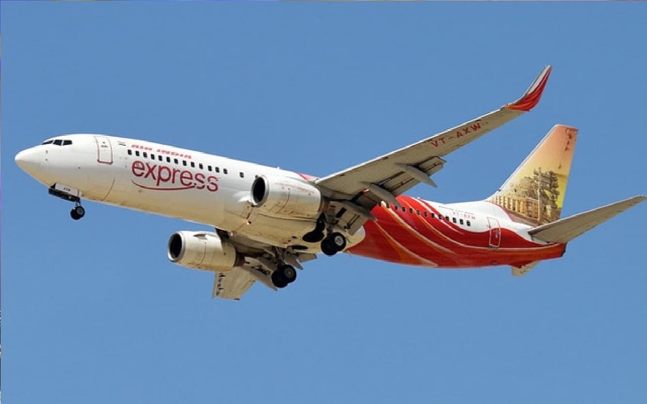 Air India Express Flight: उड़ान भरते ही विमान के इंजन में लगी आग, सभी यात्री सुरक्षित, जांच जारी