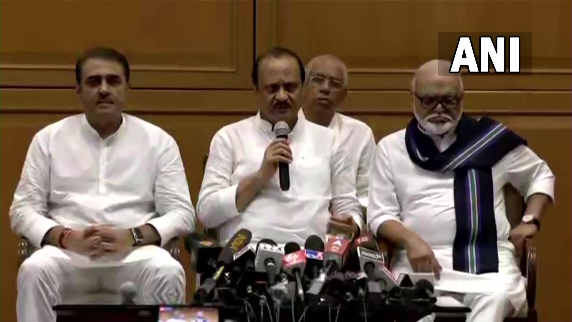 Maharashtra Politics: महाराष्ट्र में अजित पवार ने दोहराया एकनाथ शिंदे जैसा सीन, शिवसेना जैसा होगा NCP का हाल?