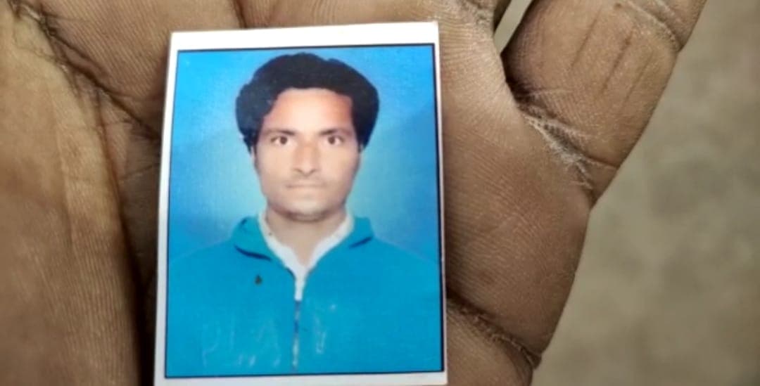 पुलिस और एक महिला के उत्पीड़न से तंग युवक ने दी जान, थाने में हंगामे के बाद इंस्पेक्टर-दरोगा लाइन हाजिर