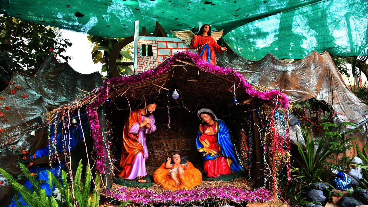 Christmas 2021: शुक्रवार की रात 12 बजे प्रभु यीशु लेंगे जन्म, सजधज कर तैयार राजधानी रांची के गिरजाघर
