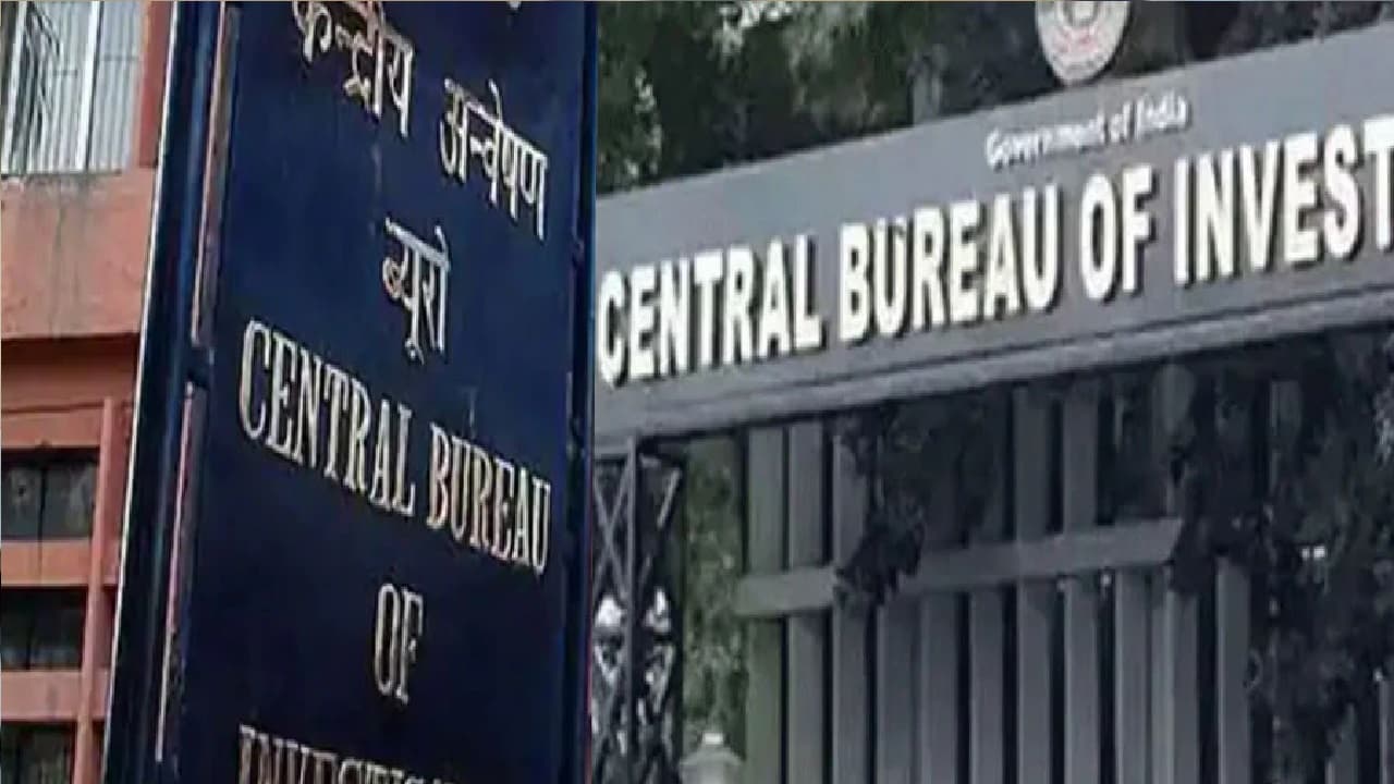 जेइइ मेंस में गड़बड़ी, 19 जगहों पर सीबीआइ की रेड, 30 पोस्ट डेटेड चेक, 25 लैपटॉप समेत मिले ये सामान