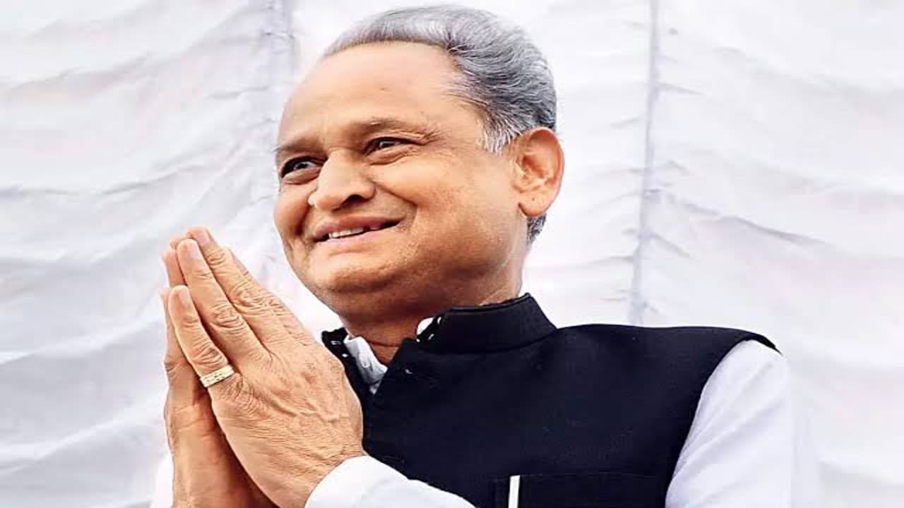 Rajasthan Political Crisis : अशोक गहलोत को सोनिया गांधी ने दी क्लीन चिट, बागी विधायकों पर होगी कार्रवाई