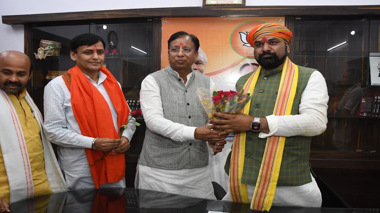 सम्मान समारोह में भावुक हुए बिहार भाजपा के नए अध्यक्ष, कहा- विरोधियों का सूपड़ा साफ कर उतारूंगा सम्मान का कर्ज