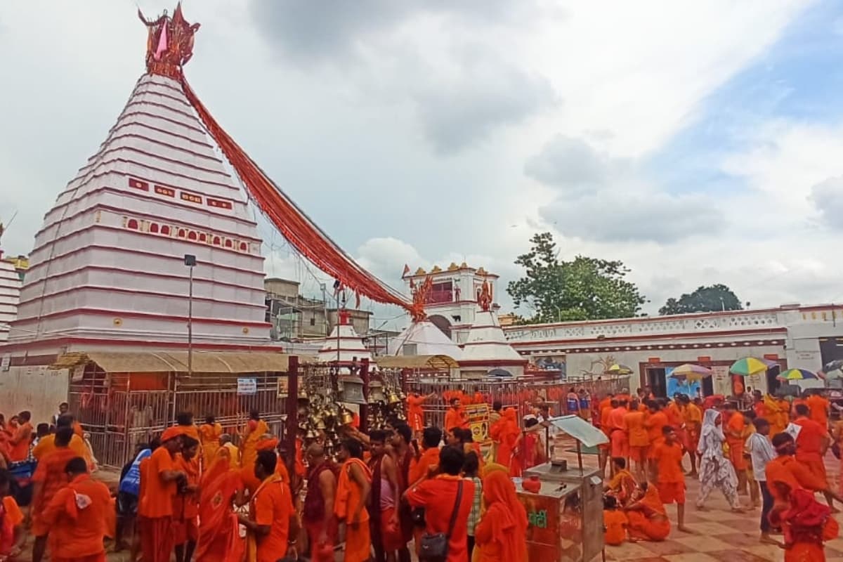 Sawan 2023: शिवमय हुआ बाबा फौजदारीनाथ का दरबार, 35 हजार कांवरियों ने अरघा से किया जलार्पण
