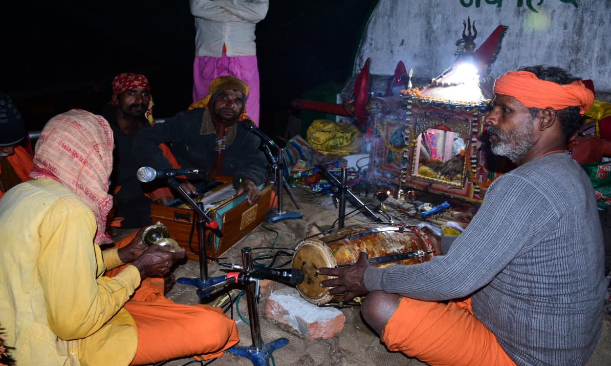 यूपी के 1.1 लाख लोक कलाकारों को सरकार देगी मंच, विलुप्त होती कलाओं को जिंदा करने का मास्टर प्लान तैयार