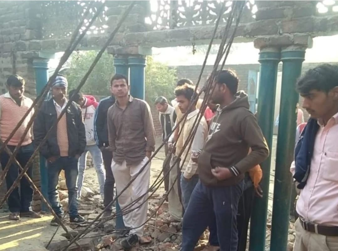 Bareilly News: मकान का लिंटर गिरने से युवक की मौत, घर में मचा कोहराम