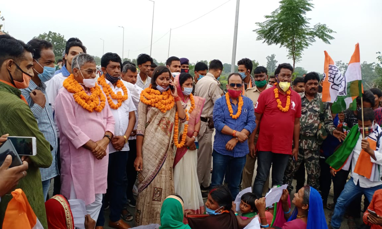 बड़कागांव सत्याग्रह आंदोलन में पहुंचे झारखंड के 6 विधायक, रैयतों की हौसला अफजाई की