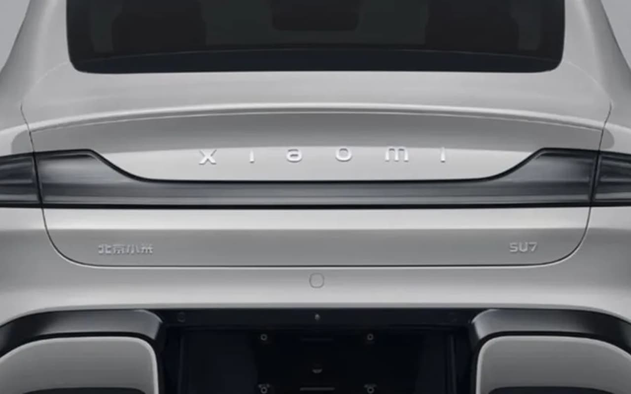 Xiaomi की पहली इलेक्ट्रिक कार SU7 लॉन्च, 265 Kmph की रफ्तार से हवा से करेगी बातें