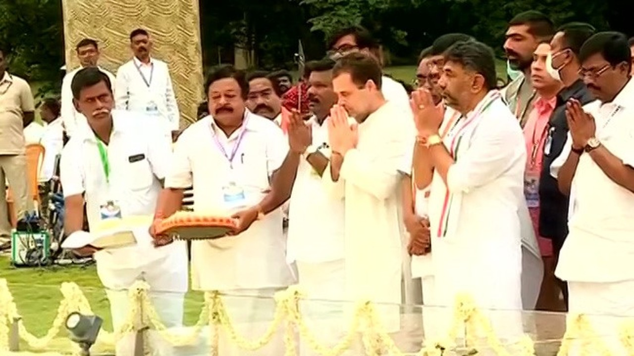 कांग्रेस ने भारत जोड़ो यात्रा को बताया राजनीति का ‘नया मोड़’, राहुल ने पेरंबदूर में पिता को दी श्रद्धांजलि
