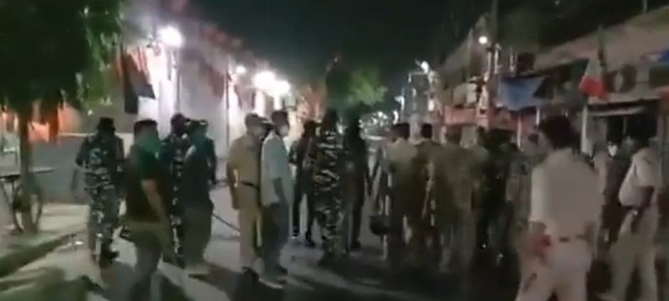Bengal Election 2021: छठे चरण के चुनाव से पहले सांसद अर्जुन सिंह के घर के पास विस्फोट, बमबाजी से दहल उठा भाटपाड़ा व बीजपुर