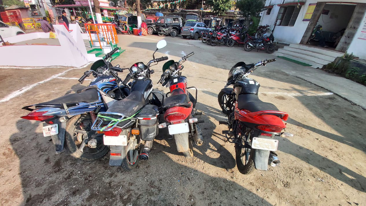 Jharkhand Crime News: इंटर स्टेट बाइक चोर गैंग के 7 सदस्य गिरफ्तार, 5 बाइक बरामद,जानें इसका मोड्स ऑपरेंडी