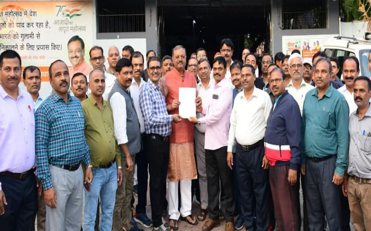 झारखंड प्राथमिक शिक्षक संघ का आंदोलन जारी, बोकारो विधायक विरंची नारायण से मिलकर रखी बात