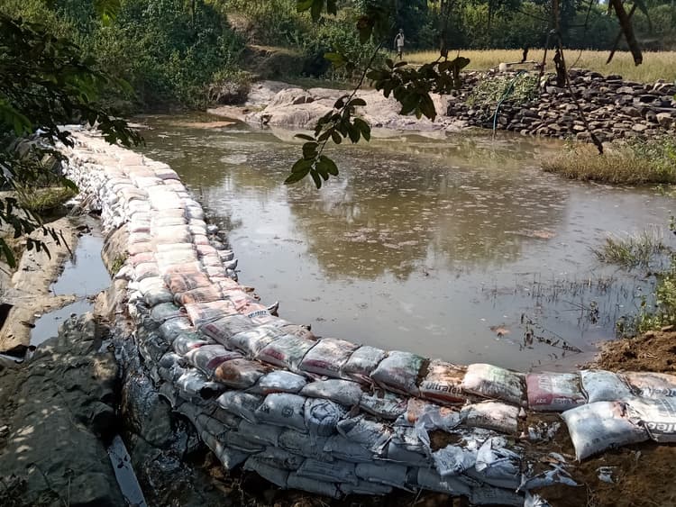 जनशक्ति से जलशक्ति अभियान : 20 हजार लोगों की मेहनत रंग लायी, 200 बोरीबांध बनाकर खूंटी ने जीता राष्ट्रीय जलशक्ति पुरस्कार