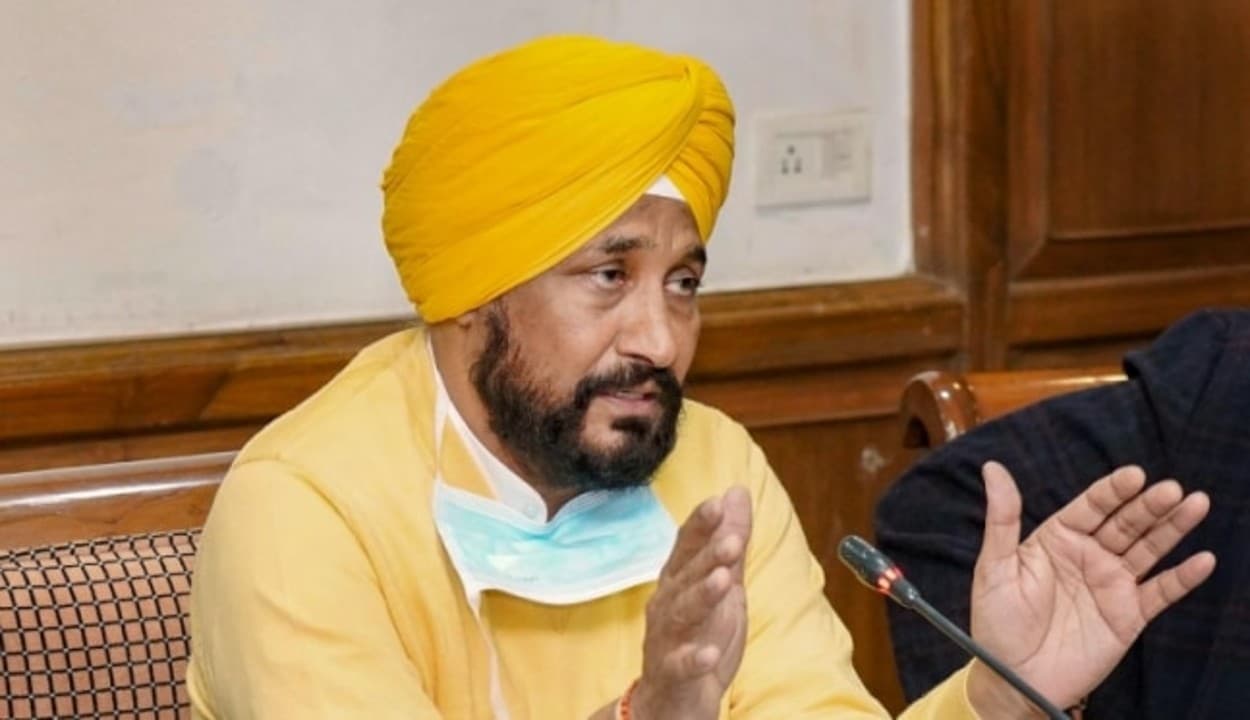 सीएम चरणजीत सिंह चन्नी के बचाव में लामबंद हुई कांग्रेस, सोशल मीडिया पर चला रही ‘पंजाब चन्नी दे नाल’ कंपेन