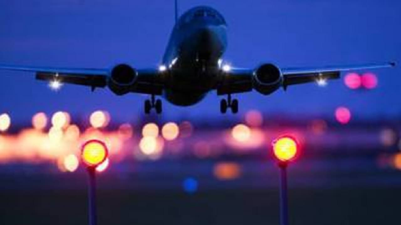 DGCA: जनवरी में घरेलू हवाई यात्रियों की संख्या में जबरदस्त वृद्धि, 1.25 करोड़ पहुंचा आंकड़ा