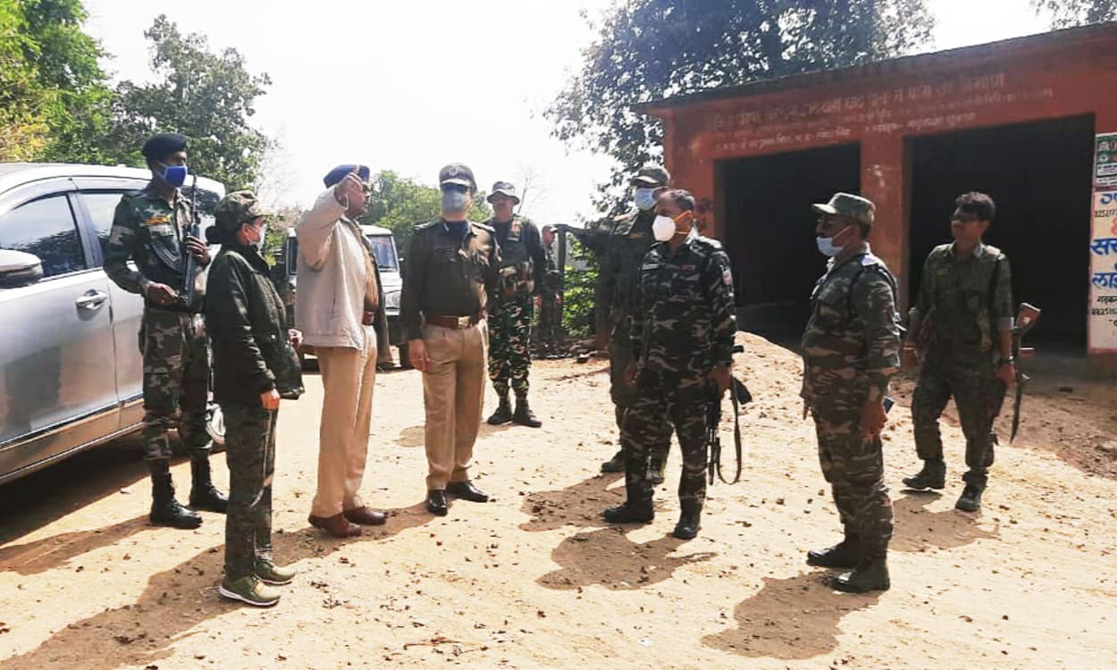 झारखंड डीजीपी की नक्सलियों को कड़ी चेतावनी, बोले- दुलेश्वर की शहादत नहीं जायेगी बेकार, मिलेगा माकूल जवाब झारखंड डीजीपी की नक्सलियों को कड़ी चेतावनी, बोले- दुलेश्वर की शहादत नहीं जायेगी बेकार, मिलेगा माकूल जवाब