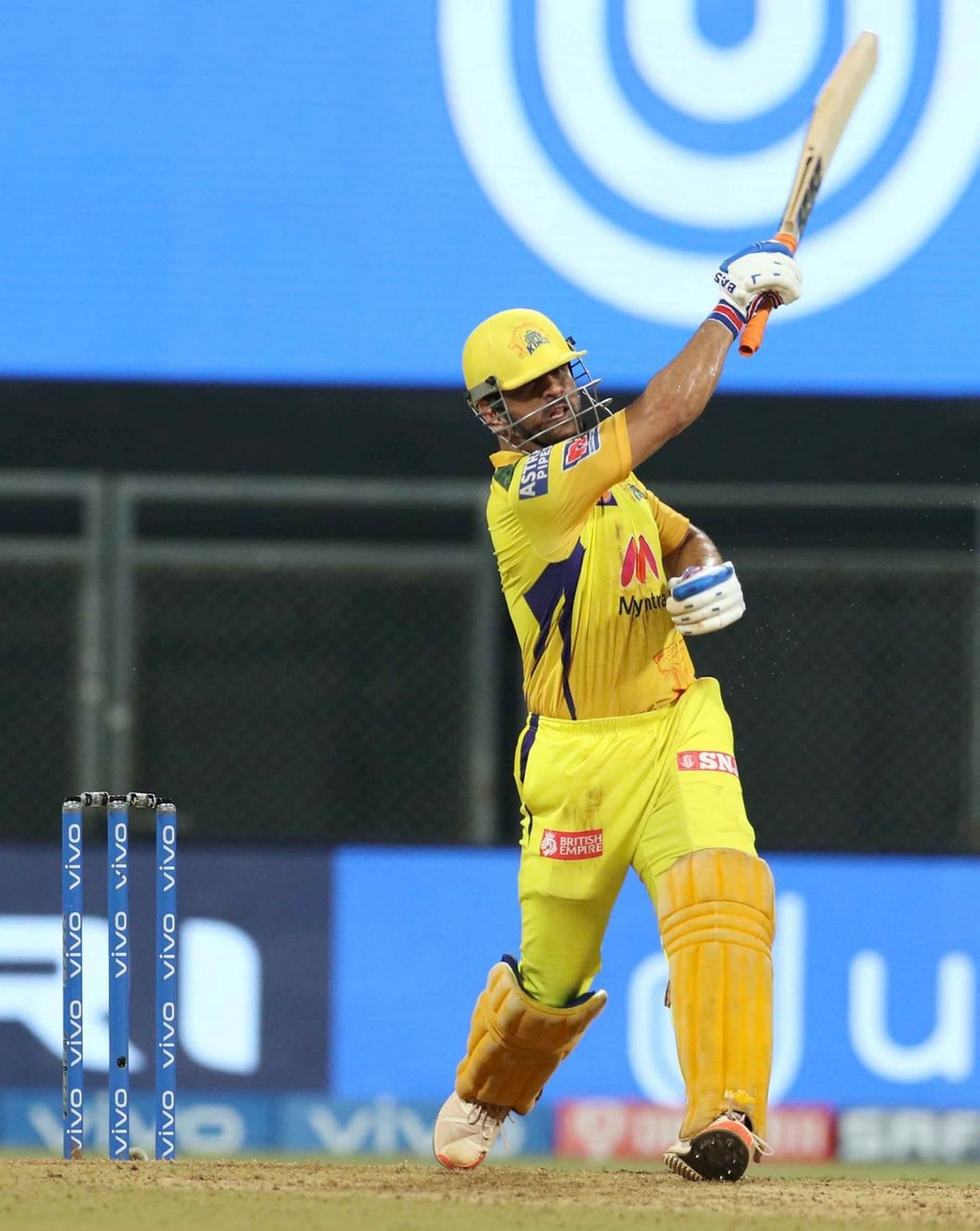 IPL 2021 : बढ़ती उम्र के कारण धौनी परेशानी में ? कहा- फिटनेस मेंटेन करना बहुत कठिन, देखें वीडियो