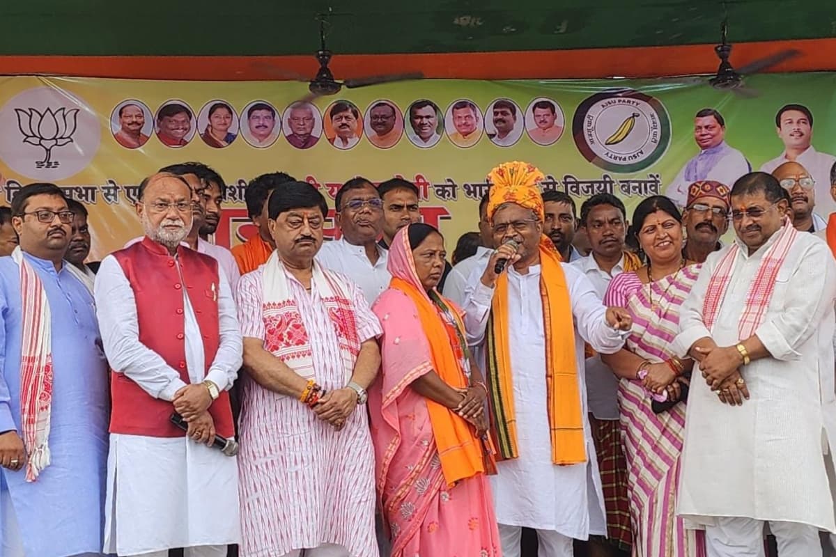 झारखंड: डुमरी उपचुनाव के बहाने हेमंत सरकार पर बरसे बाबूलाल मरांडी, बोले-एनडीए प्रत्याशी यशोदा देवी को जिताएं