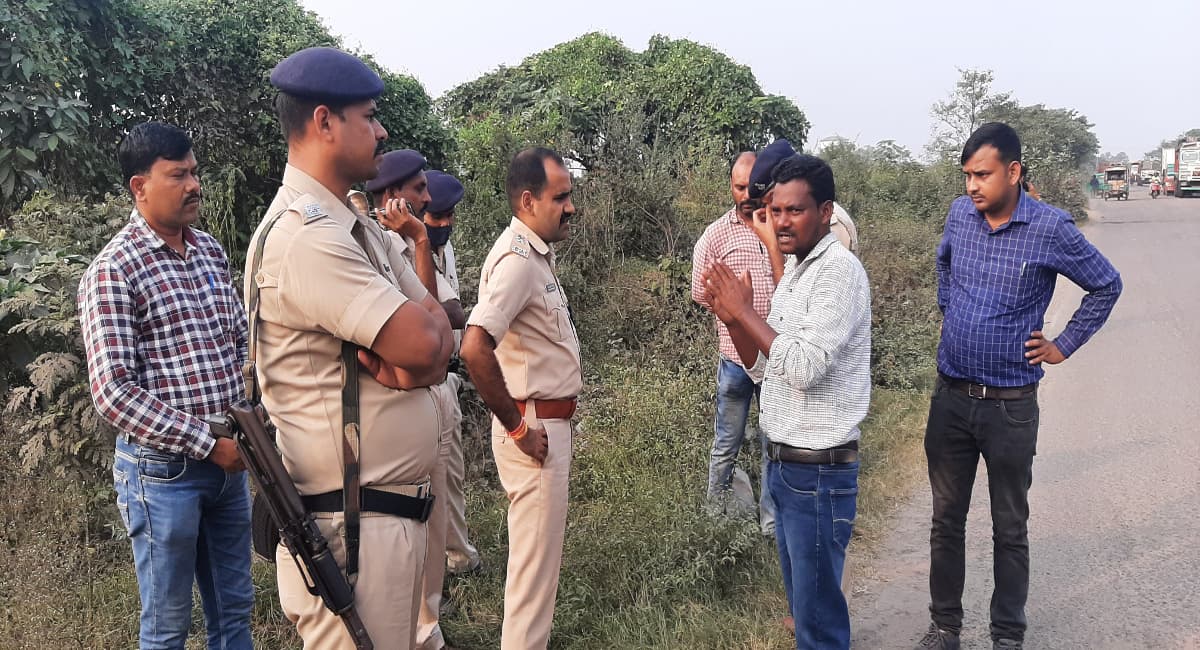 Bettiah Crime: बगहा में हथियार के बल पर CSP संचालक से लूट, 2 लाख 89 हजार रुपये सहित मोबाइल छीना