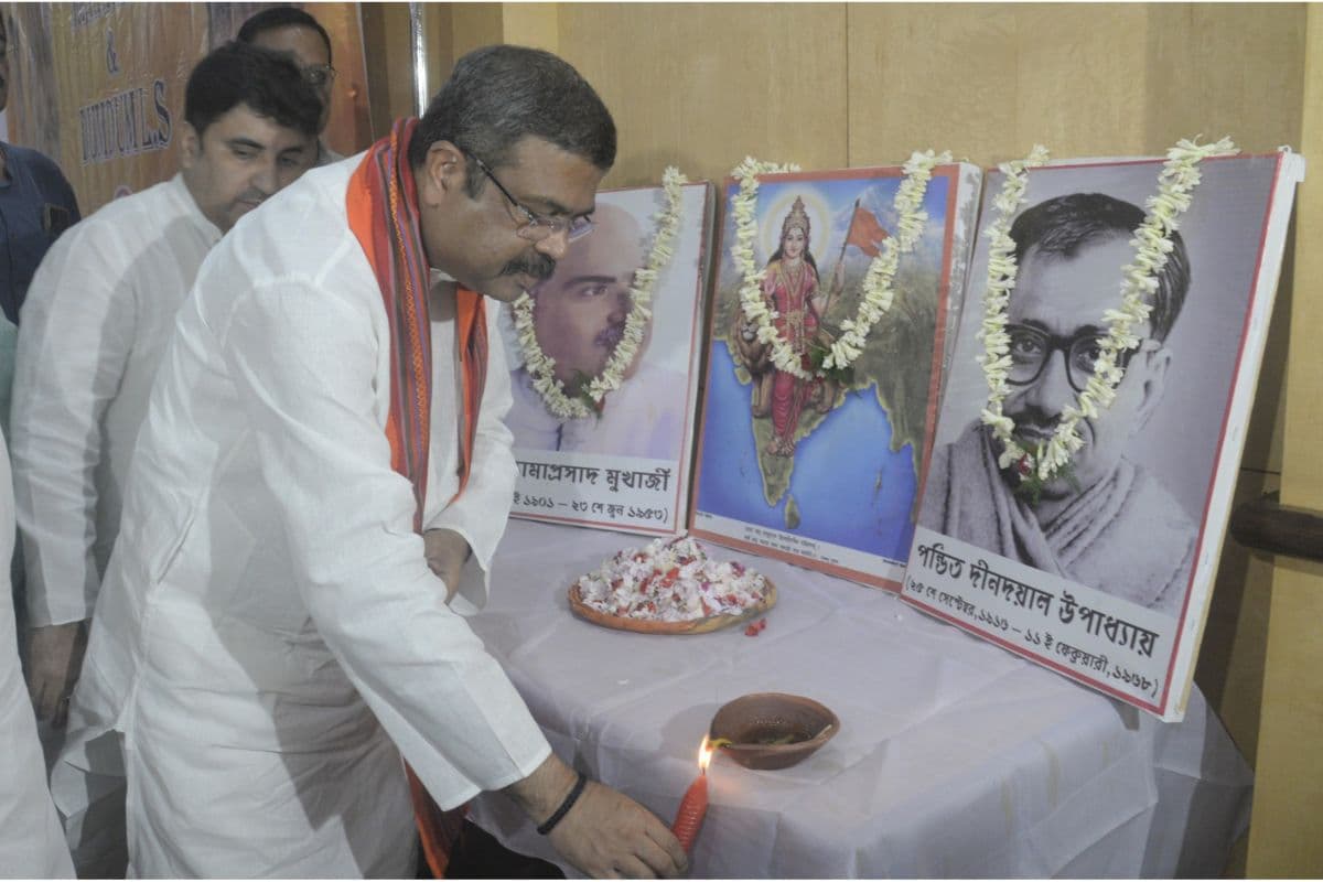 बंगाल : केंद्रीय शिक्षा मंत्री ने कहा, राज्यपाल ही कर सकते हैं कुलपतियों की नयुक्ति