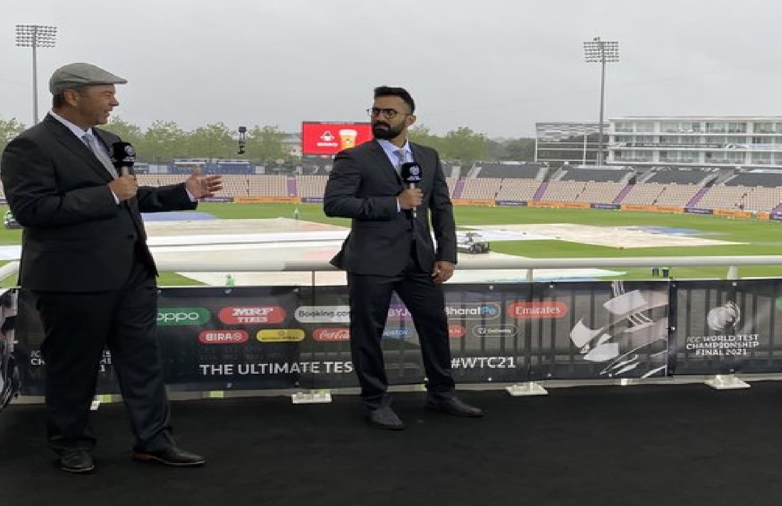 दिनेश कार्तिक ने कर दी थी बैट की तुलना ‘पड़ोसी की पत्नी’ से, मां और पत्नी से लगी फटकार के बाद माफी मांगी