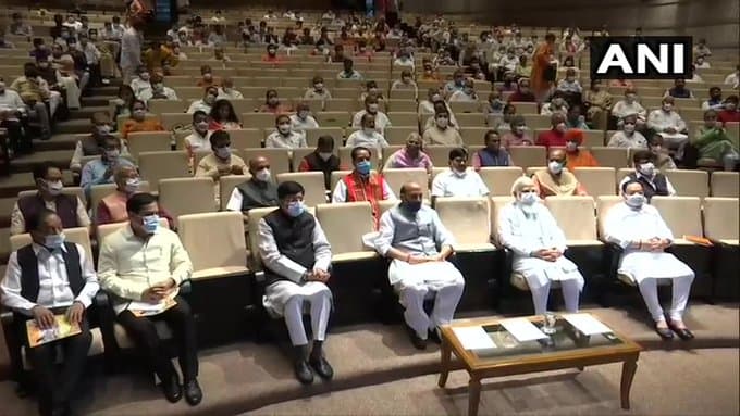 ये लोग न संसद चलने दे रहे, न चर्चा होने दे रहे, संसदीय दल की बैठक में पीएम मोदी ने कांग्रेस पर बोला हमला