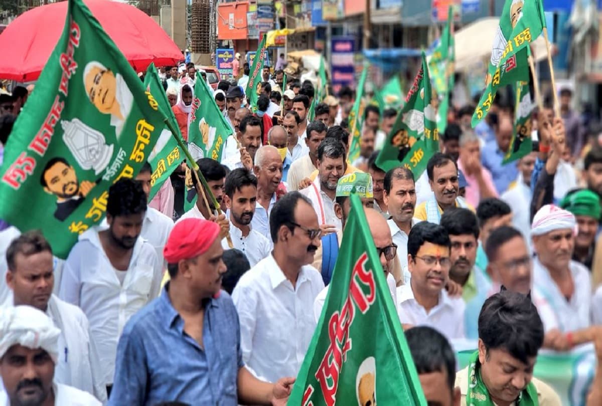 RJD में जींस पहनने वालों की एंट्री पर ब्रेक!, पढ़िए किसने कही ये बात
