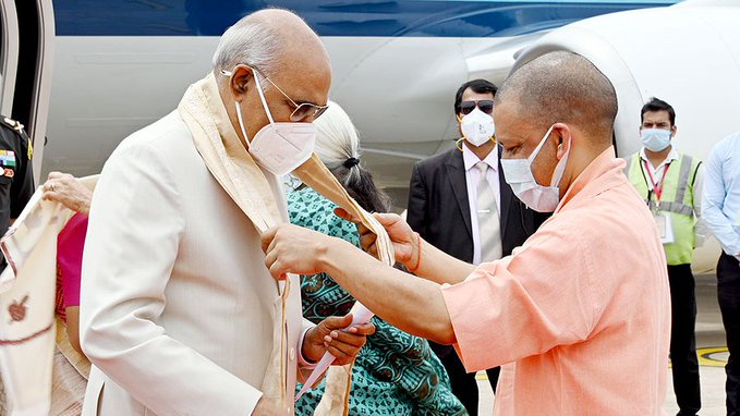 राष्ट्रपति रामनाथ कोविंद पहुंचे लखनऊ, एयरपोर्ट पर CM योगी और राज्यपाल ने किया स्वागत, जानें आज का पूरा शेड्यूल