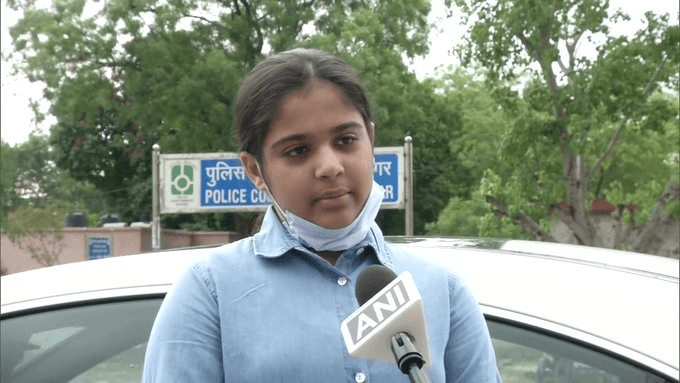 मिसाल : 12 वर्षीय लड़की ने अपने गुल्लक के पैसों से प्रवासी मजदूरों को हवाई जहाज से पहुंचाया झारखंड