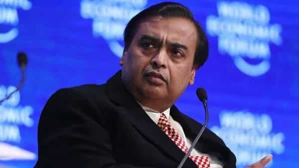 मुकेश अंबानी के घर के पास से वाहन में विस्फोटक सामग्री मिलने से मचा हड़कंप, जानें पूरा मामला
