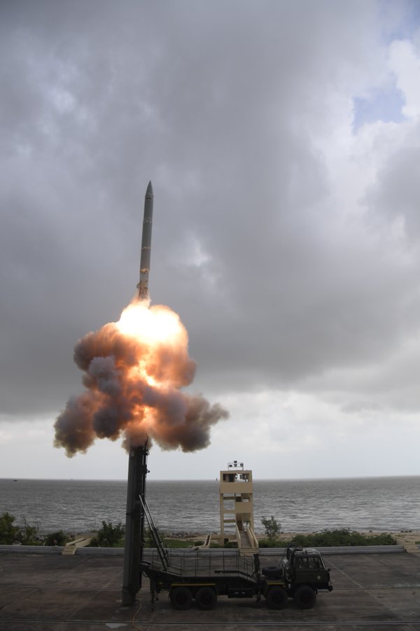 सुपरसोनिक मिसाइल SMART का सफल परीक्षण, रक्षामंत्री ने DRDO के वैज्ञानिकों को बधाई दी