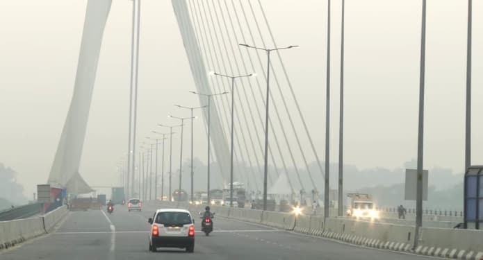 दिल्ली-एनसीआर में वायु प्रदूषण का स्तर बहुत खराब स्तर पर पहुंचा, दिल्ली में वायु गुणवत्ता 344 मापी गयी