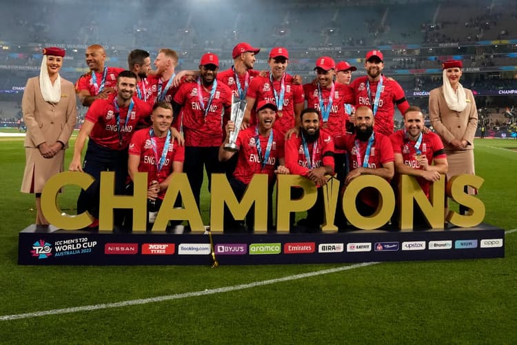T20 World Cup 2022: चैंपियन बनने के बाद इंग्लैंड के खिलाड़ियों ने ऐसे मनाया जश्न, देखें तस्वीरें
