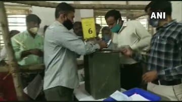 कर्नाटक ग्राम पंचायत चुनाव रिजल्ट : 4228 सीटों पर भाजपा आगे, जानें क्या है कांग्रेस और जेडीएस का हाल