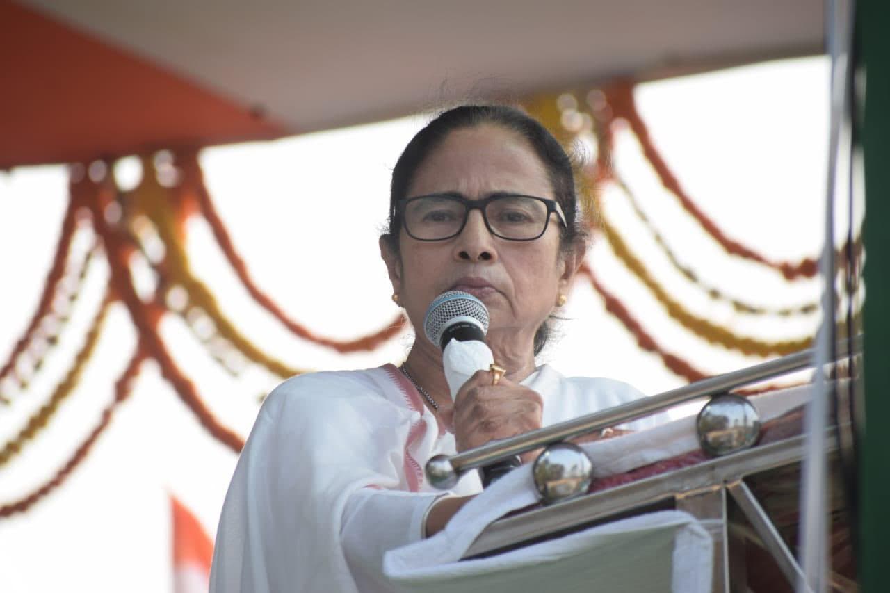 Bengal Chunav 2021: ममता बनर्जी के बयान से खुला नंदीग्राम के बूथ में मुख्यमंत्री के धरना देने का राज Bengal Chunav 2021: ममता बनर्जी के बयान से खुला नंदीग्राम के बूथ में मुख्यमंत्री के धरना देने का राज