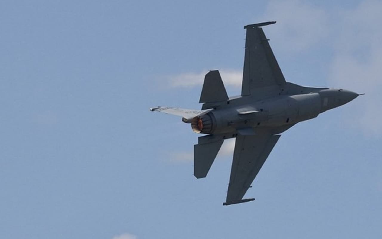 जो बाइडन ने डोनाल्ड ट्रंप के फैसले को पलटा, F16 विमान के रखरखाव के लिए अमेरिका देगा 45 करोड़ डॉलर