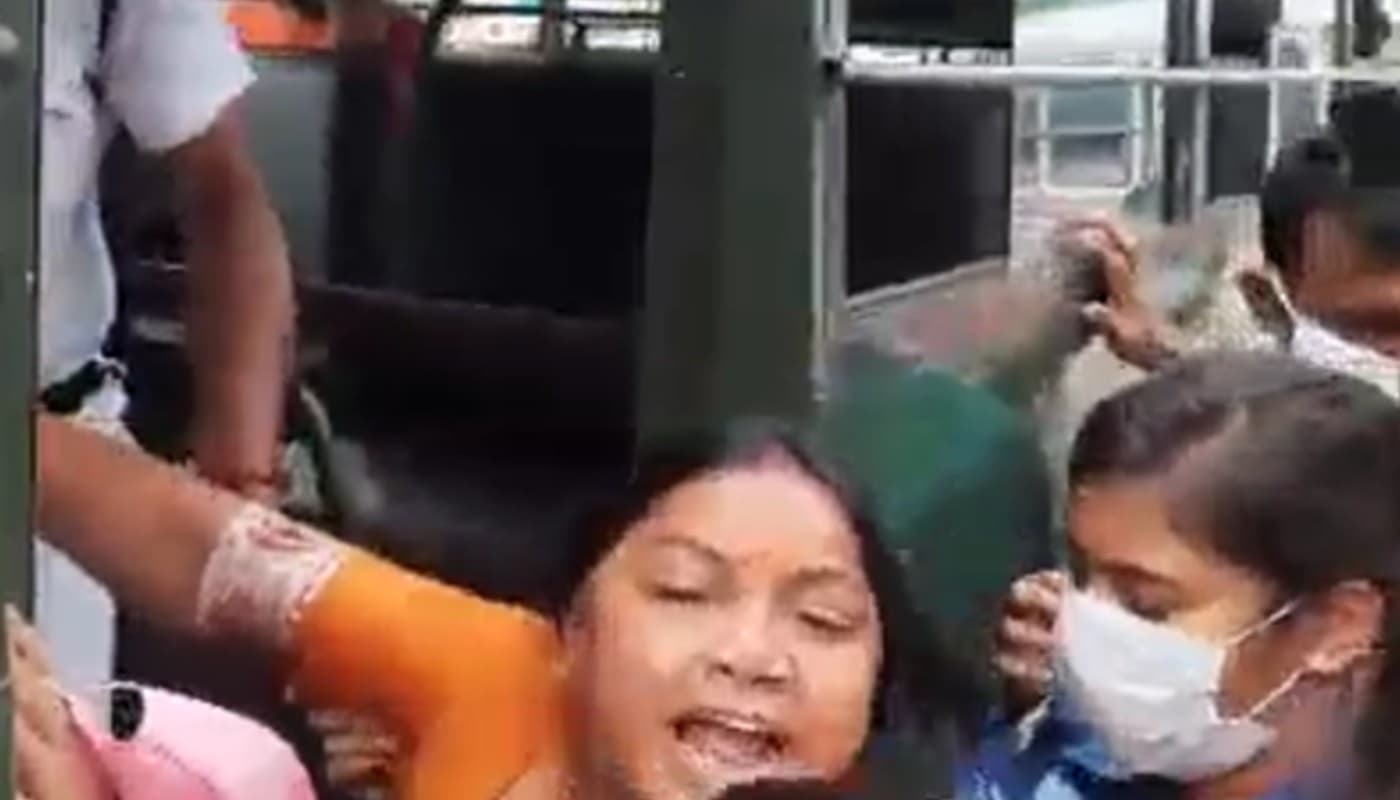 Fake Vaccination in Bengal: विधाननगर में भाजपा के प्रदर्शन को रोकने के लिए महिला पुलिस को किया आगे