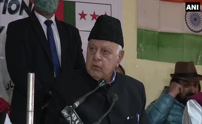 फारूक अब्दुल्ला ने दी कांग्रेस को जागने की नसीहत, कहा- देश को बचाने के लिए मजबूत बनना होगा