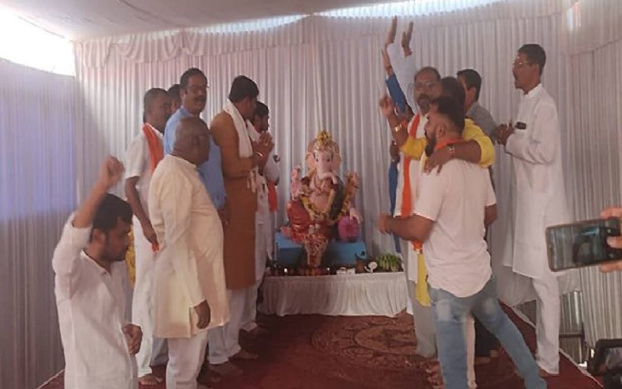 Ganesh Chaturthi Karnataka: हुबली मैदान में कड़ी सुरक्षा के बीच गणेशोत्सव, चामराजपेट ईदगाह में सन्नाटा