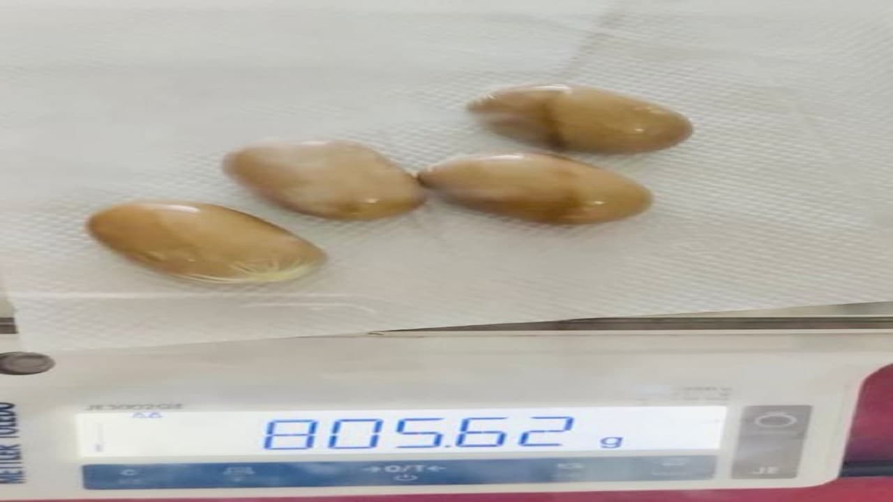 Gold Smuggling: एयर इंटेलिजेंस यूनिट ने कोच्चि एयरपोर्ट पर एक यात्री से 40 लाख रुपये का सोना जब्त किया